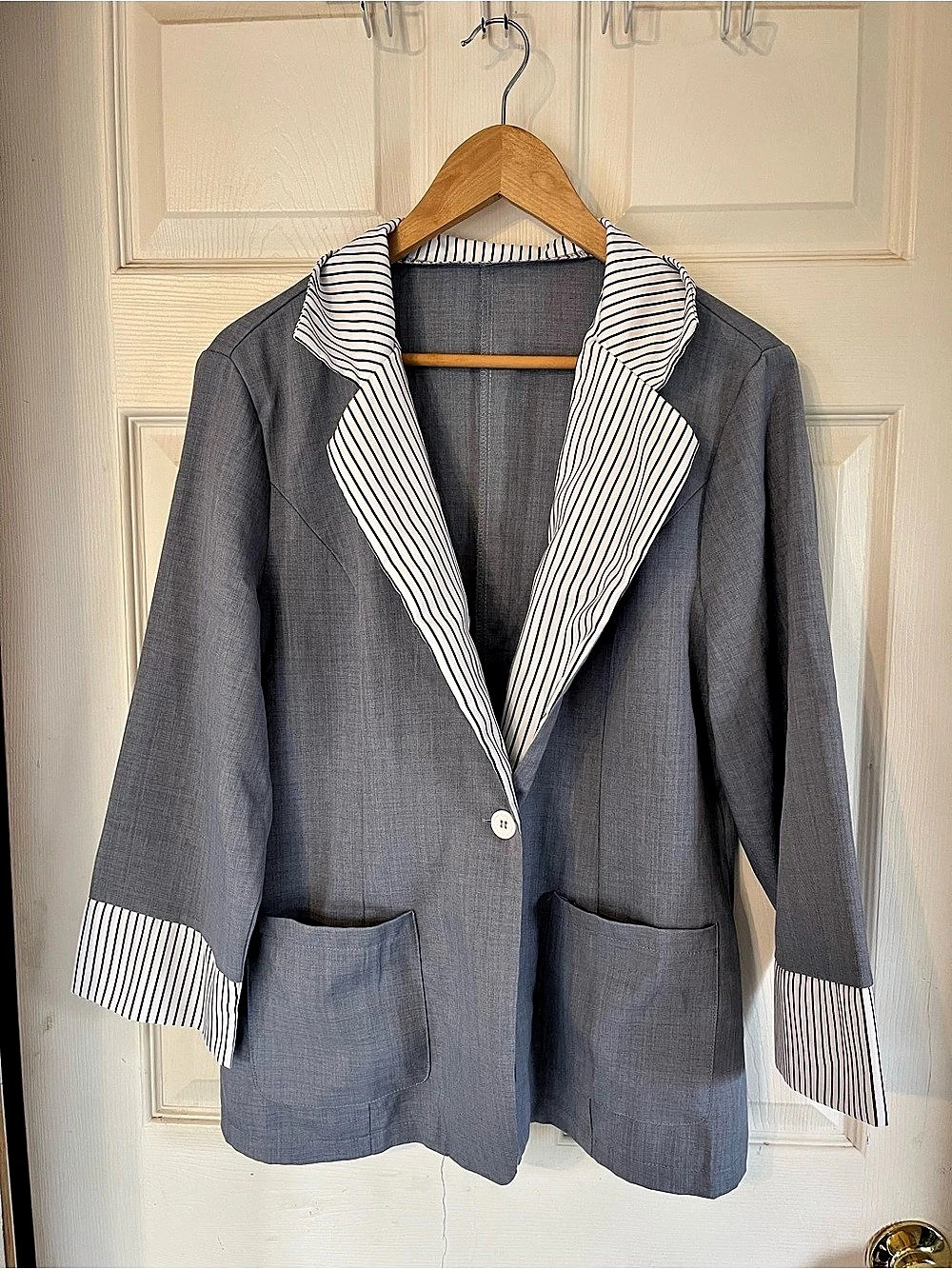 SHEIN Striped Blazer in Gray & White Size XL Like New